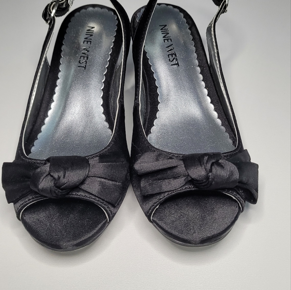 Nine West Girls black dressy pumps with a bow